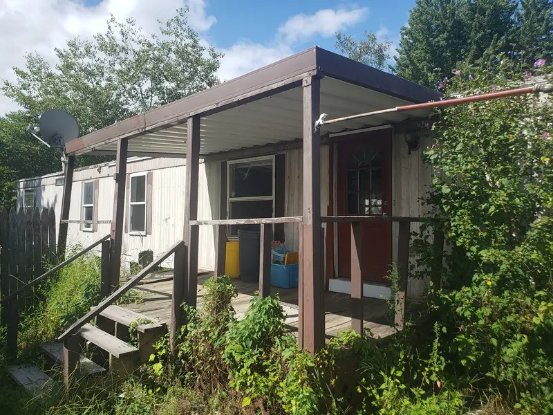 Before: mobile home renovation project 1