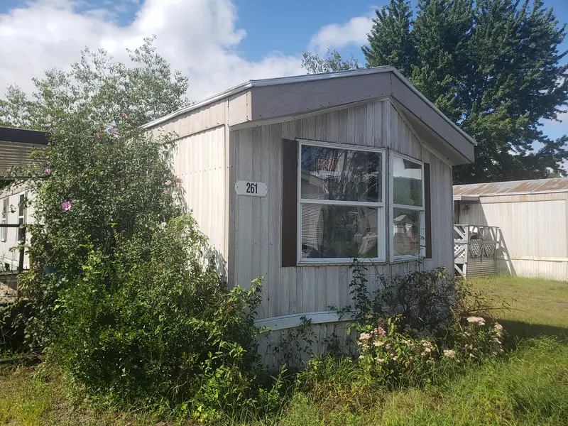 Before: mobile home renovation project 5